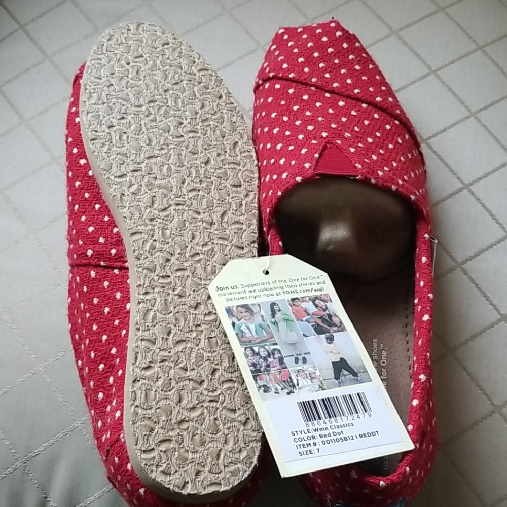 Toms - Picture 2 of 3